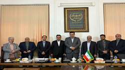 تلاش شبانه‌روزی مدیران و کارکنان، رمز موفقیت مراکز درمانی است